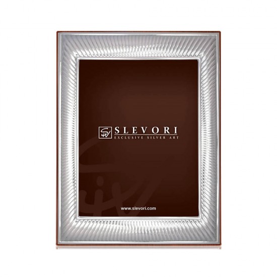 Κορνίζα με ακτίνες.